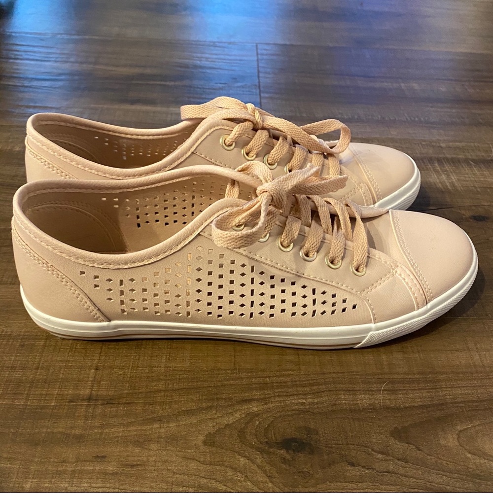 Pale pink faux leather sneaker